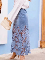 Elegante e casual gonna in denim con inserti in pizzo