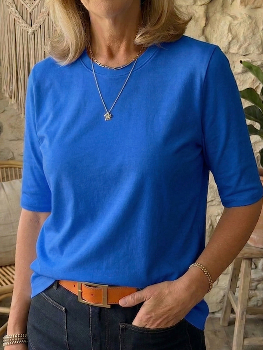 T-shirt comoda e minimalista a mezza manica, 100% cotone.