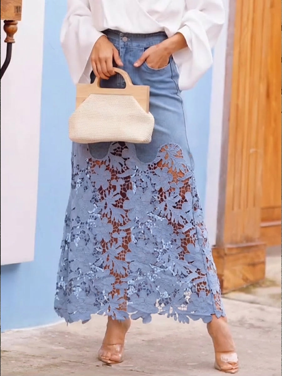 Elegante e casual gonna in denim con inserti in pizzo