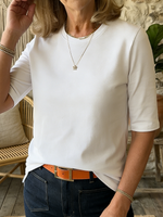T-shirt comoda e minimalista a mezza manica, 100% cotone.