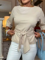 T-shirt casual in cotone con laccetti